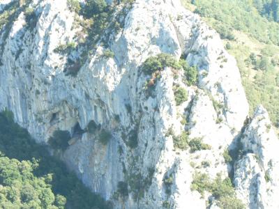 Grottes sur la rive droite de la Boulzane