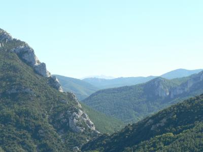 La cime du Canigou à l'horizon