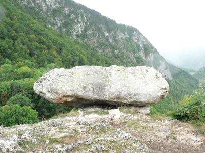 Vista detallada del «dolmen» (Foto)