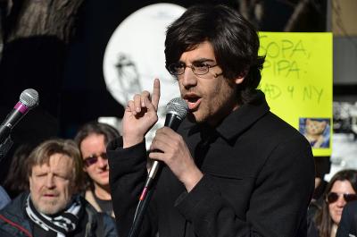 Aaron Swartz s'exprimant durant l'épisode SOPA/PIPA